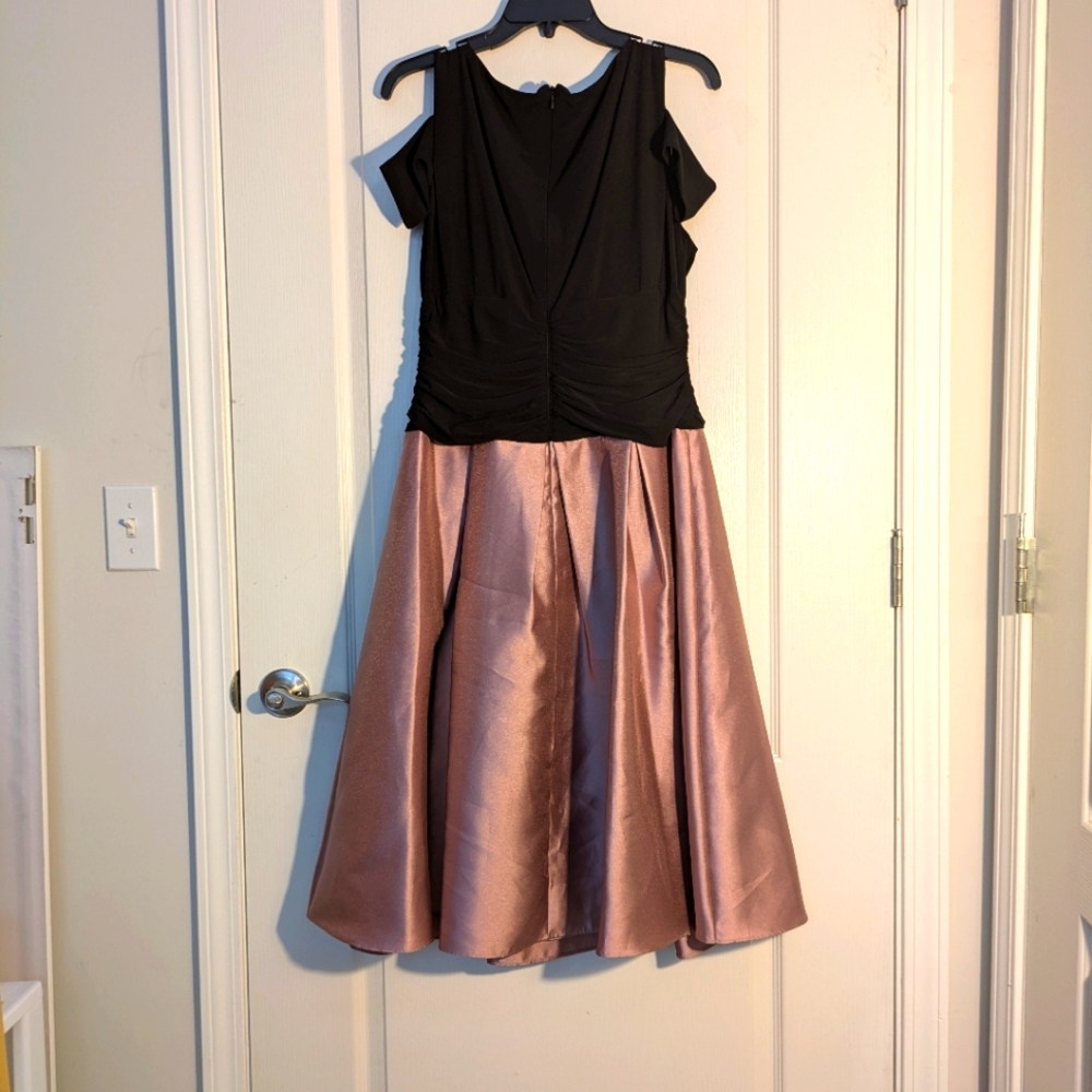 Ignite Evenings Elegant Black and Mauve Dress